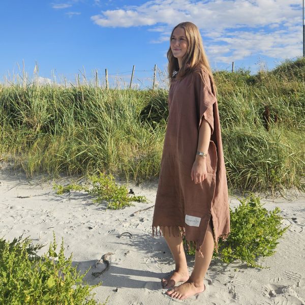 "Alnes" Strandponcho -Terracotta